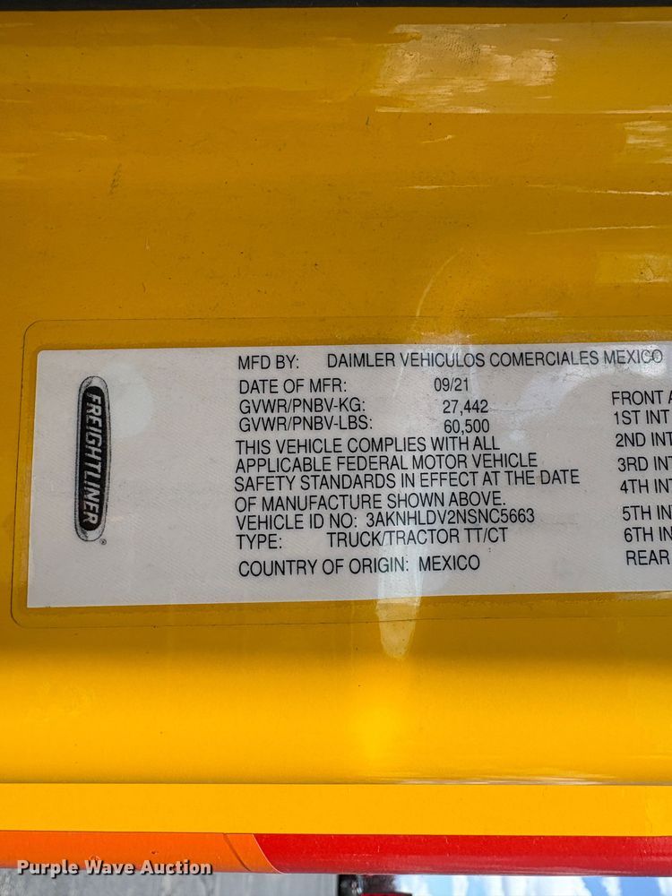 image for item EU8700 2022 Freightliner Cascadia semi truck