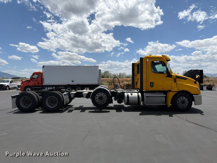 image for item EU8701 2021 Freightliner Cascadia semi truck