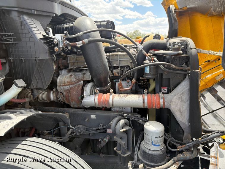 image for item EU8701 2021 Freightliner Cascadia semi truck