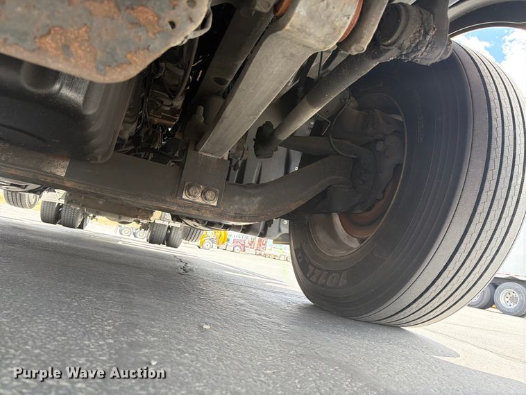 image for item EU8701 2021 Freightliner Cascadia semi truck