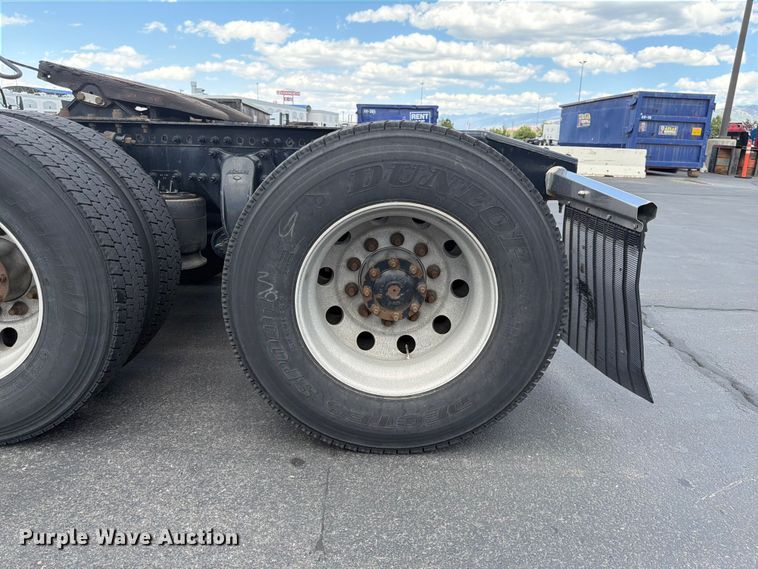 image for item EU8701 2021 Freightliner Cascadia semi truck