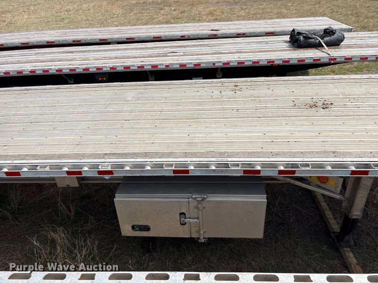 image for item EW0022 2019 Great Dane Trailers flatbed trailer