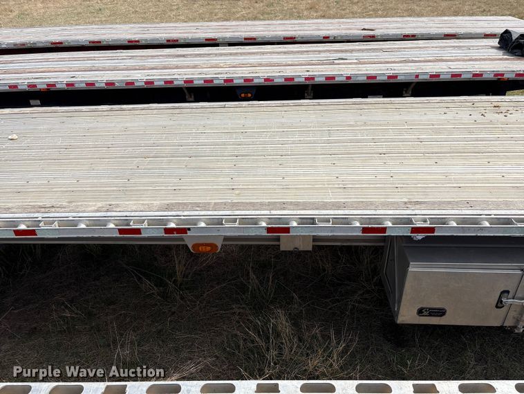 image for item EW0022 2019 Great Dane Trailers flatbed trailer