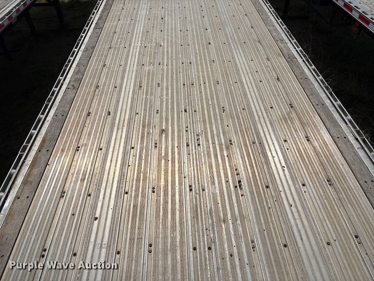 image for item EW0022 2019 Great Dane Trailers flatbed trailer