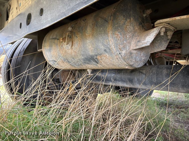 image for item EW0022 2019 Great Dane Trailers flatbed trailer