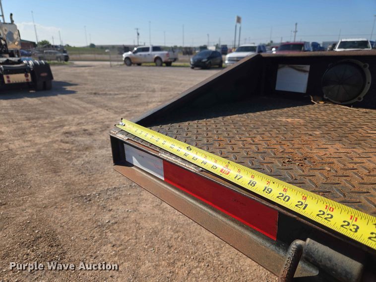 image for item EW0169 1998 Shop built drop deck equipment trailer