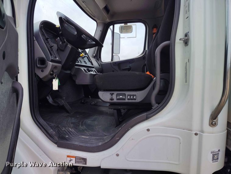 image for item EW1022 2020 Freightliner M2 106 box truck