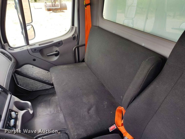 image for item EW1022 2020 Freightliner M2 106 box truck