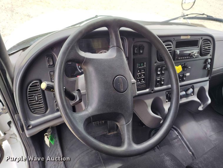 image for item EW1022 2020 Freightliner M2 106 box truck