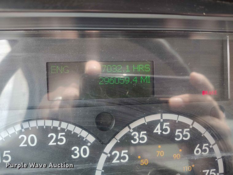 image for item EW1022 2020 Freightliner M2 106 box truck
