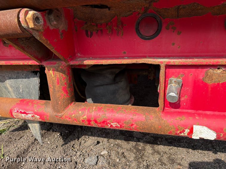 image for item EW4784 2011 Advanced Hauler lowboy equipment trailer