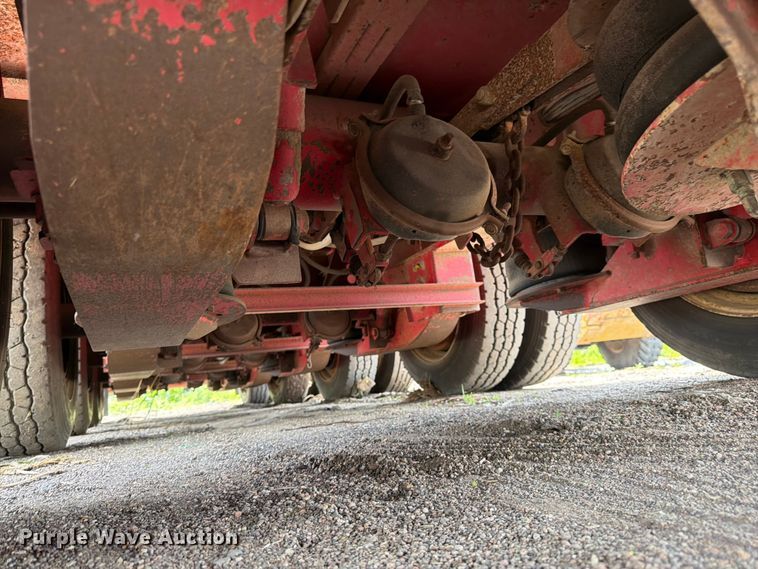 image for item EW4784 2011 Advanced Hauler lowboy equipment trailer