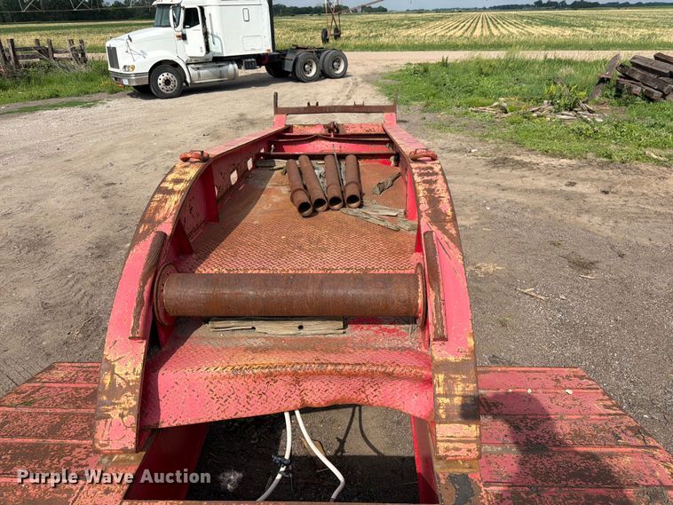 image for item EW4784 2011 Advanced Hauler lowboy equipment trailer
