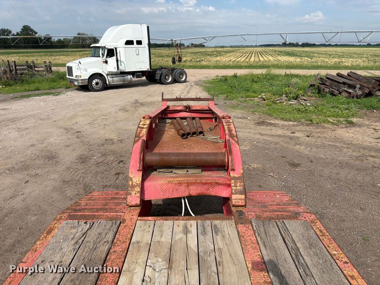 image for item EW4784 2011 Advanced Hauler lowboy equipment trailer