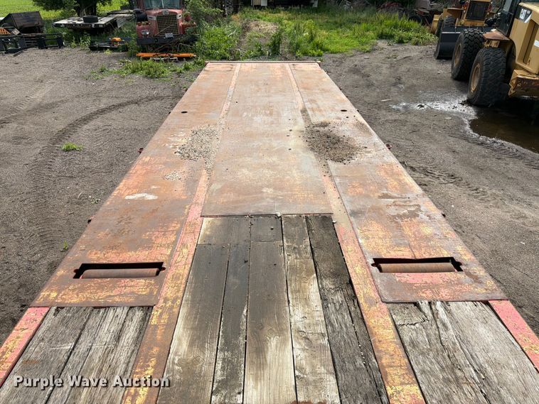 image for item EW4784 2011 Advanced Hauler lowboy equipment trailer