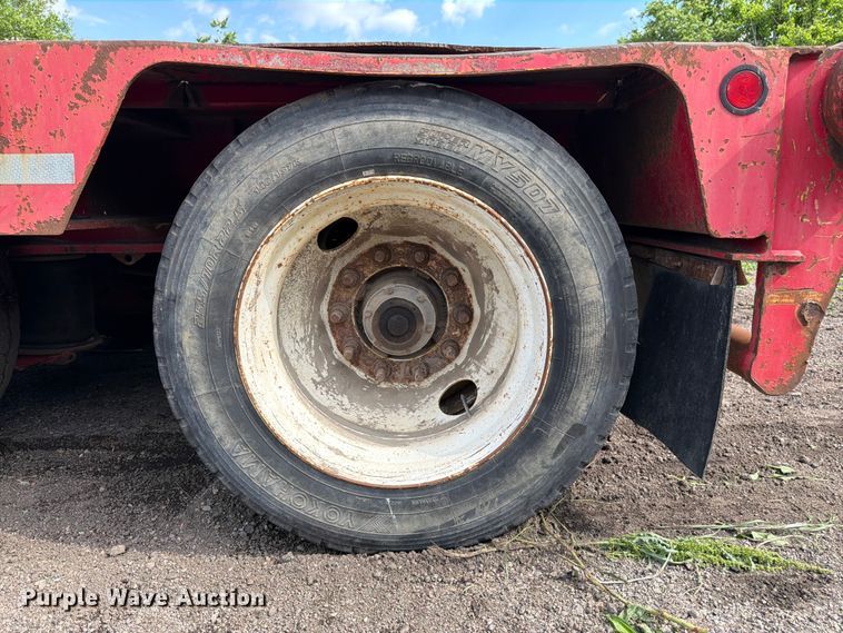 image for item EW4784 2011 Advanced Hauler lowboy equipment trailer