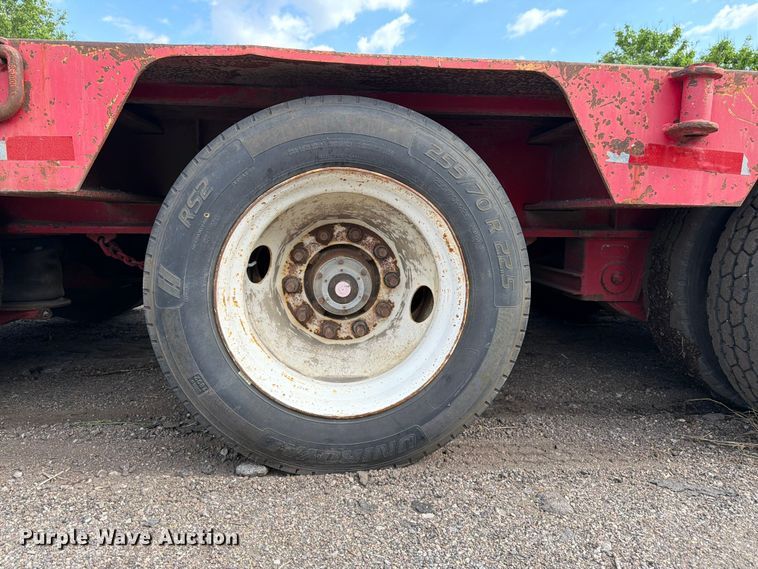 image for item EW4784 2011 Advanced Hauler lowboy equipment trailer