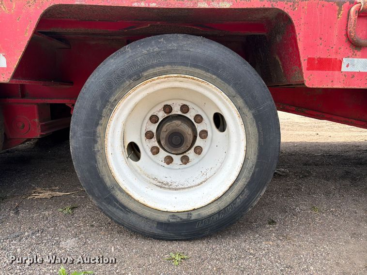 image for item EW4784 2011 Advanced Hauler lowboy equipment trailer