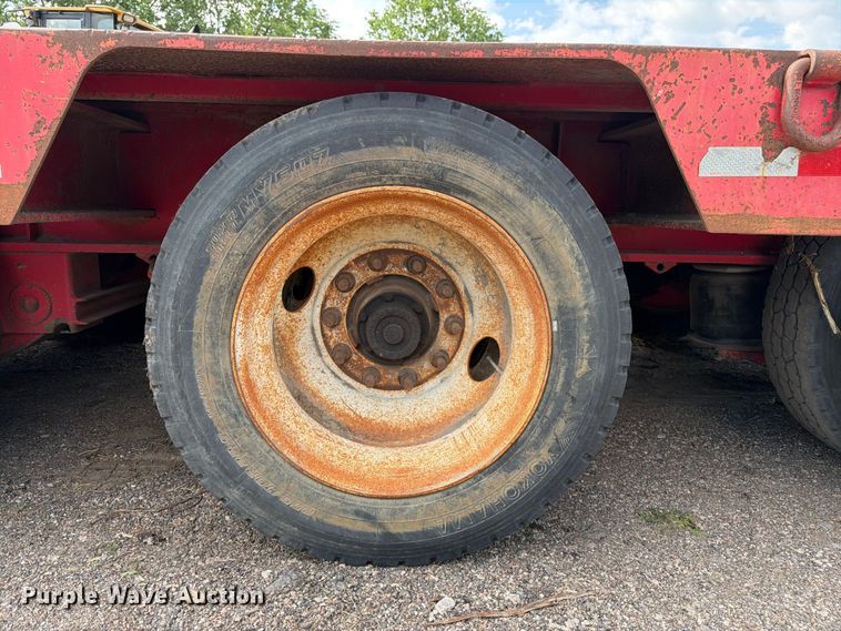 image for item EW4784 2011 Advanced Hauler lowboy equipment trailer