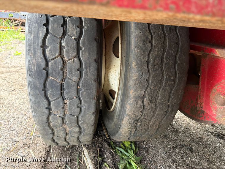 image for item EW4784 2011 Advanced Hauler lowboy equipment trailer