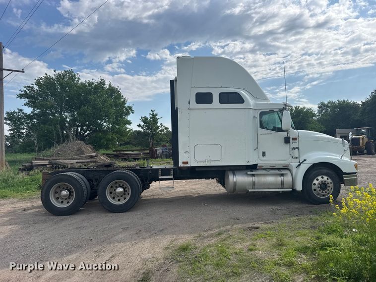 image for item EW4785 2006 International 9400i semi truck