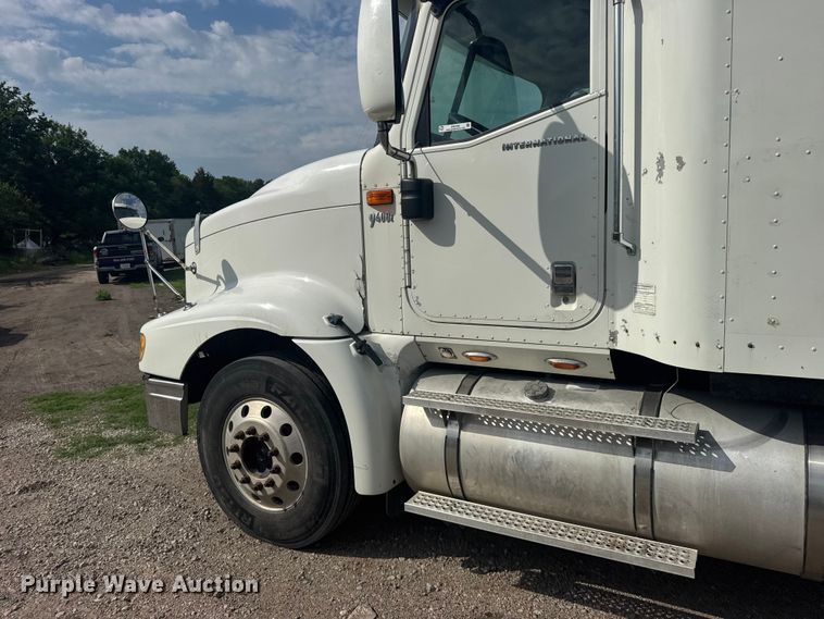image for item EW4785 2006 International 9400i semi truck