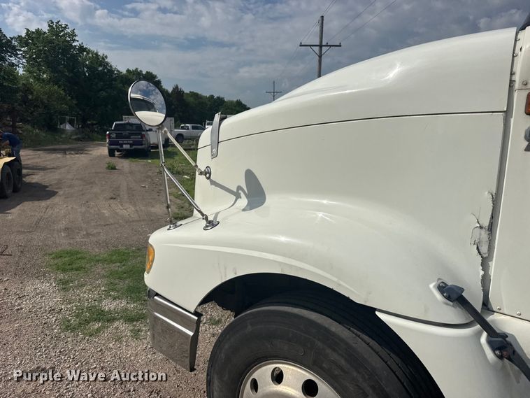 image for item EW4785 2006 International 9400i semi truck