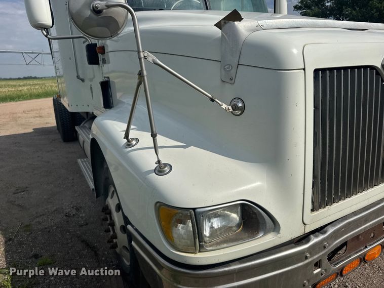 image for item EW4785 2006 International 9400i semi truck