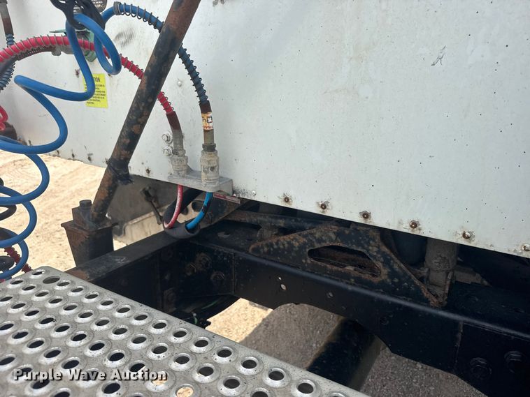 image for item EW4785 2006 International 9400i semi truck