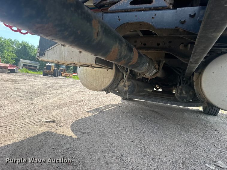 image for item EW4785 2006 International 9400i semi truck