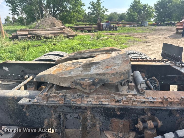 image for item EW4785 2006 International 9400i semi truck
