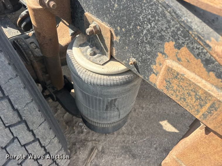 image for item EW4785 2006 International 9400i semi truck