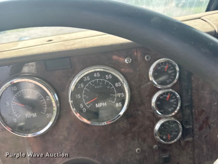 image for item EW4785 2006 International 9400i semi truck