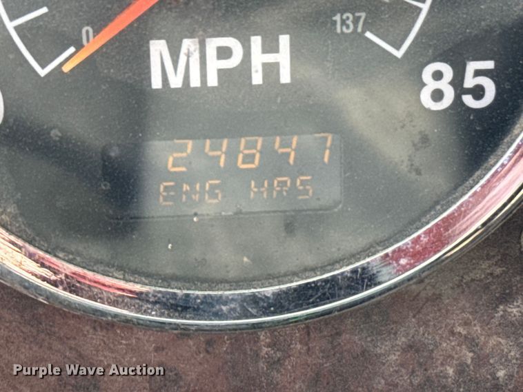 image for item EW4785 2006 International 9400i semi truck