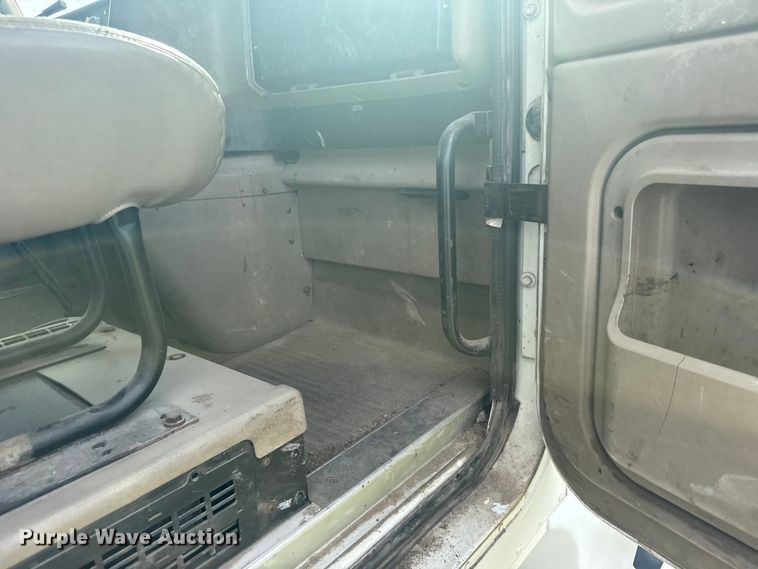 image for item EW4785 2006 International 9400i semi truck