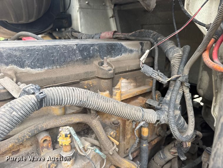 image for item EW4785 2006 International 9400i semi truck