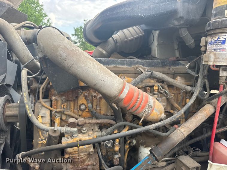 image for item EW4785 2006 International 9400i semi truck