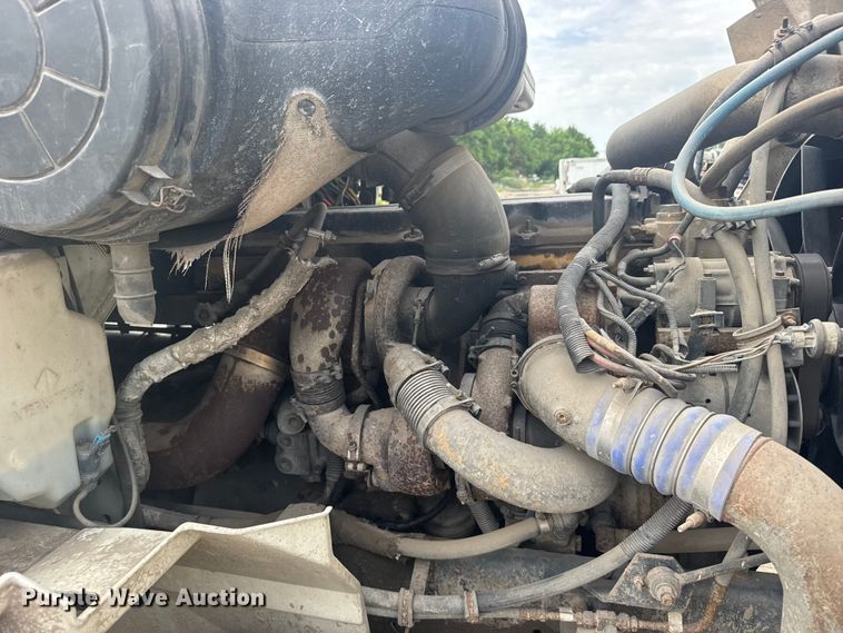 image for item EW4785 2006 International 9400i semi truck