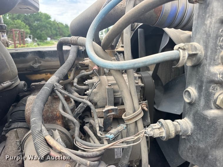 image for item EW4785 2006 International 9400i semi truck