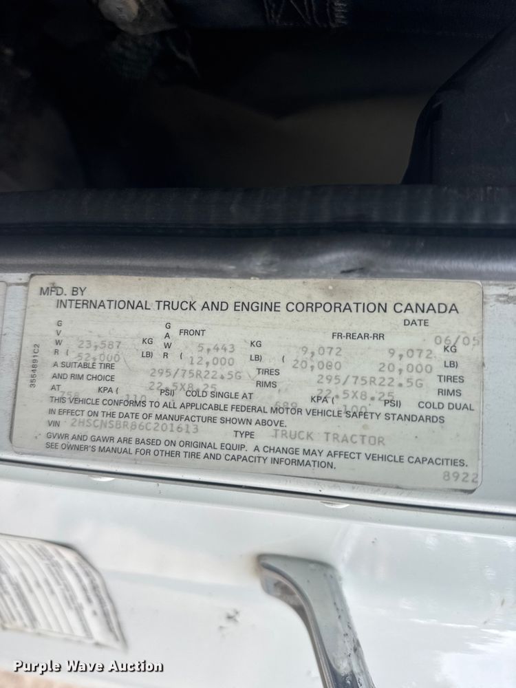 image for item EW4785 2006 International 9400i semi truck