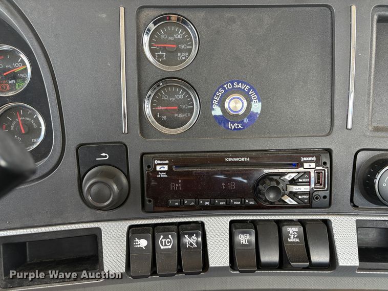 image for item EX0491 2021 Kenworth T680 semi truck