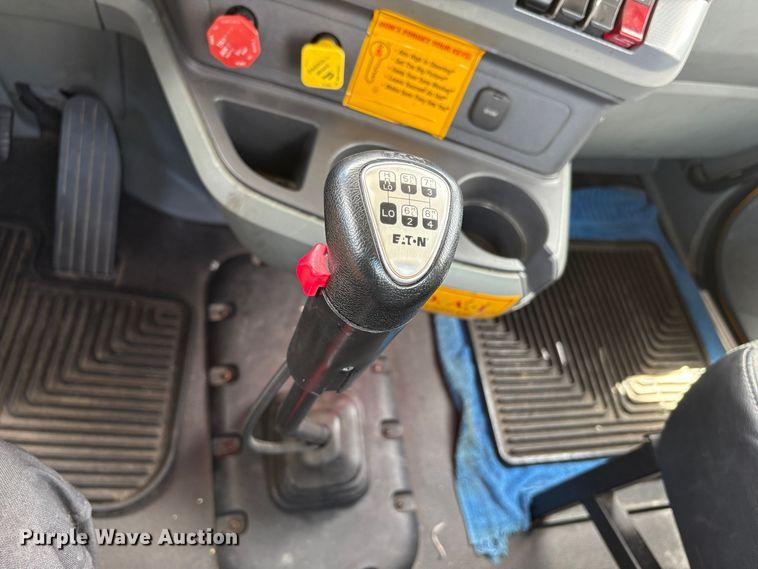 image for item EX0491 2021 Kenworth T680 semi truck