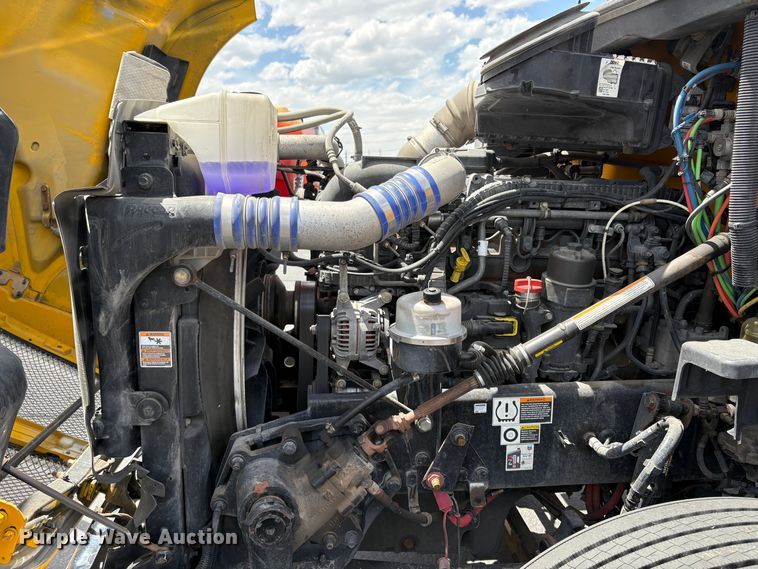 image for item EX0491 2021 Kenworth T680 semi truck