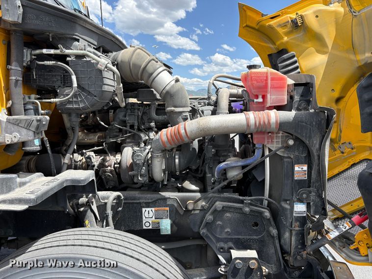 image for item EX0491 2021 Kenworth T680 semi truck