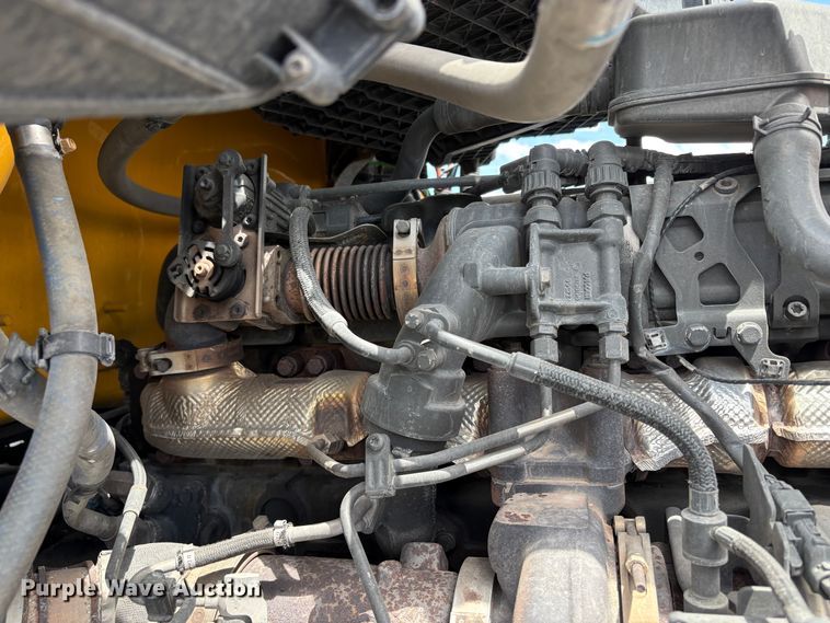 image for item EX0491 2021 Kenworth T680 semi truck