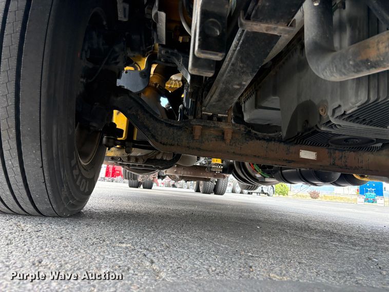 image for item EX0491 2021 Kenworth T680 semi truck