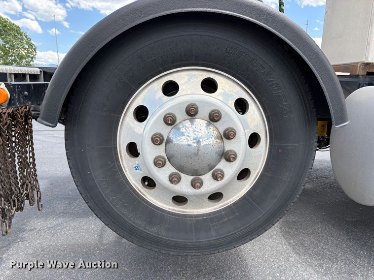 image for item EX0491 2021 Kenworth T680 semi truck