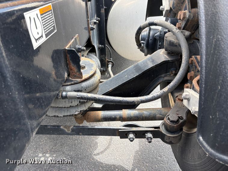 image for item EX0491 2021 Kenworth T680 semi truck
