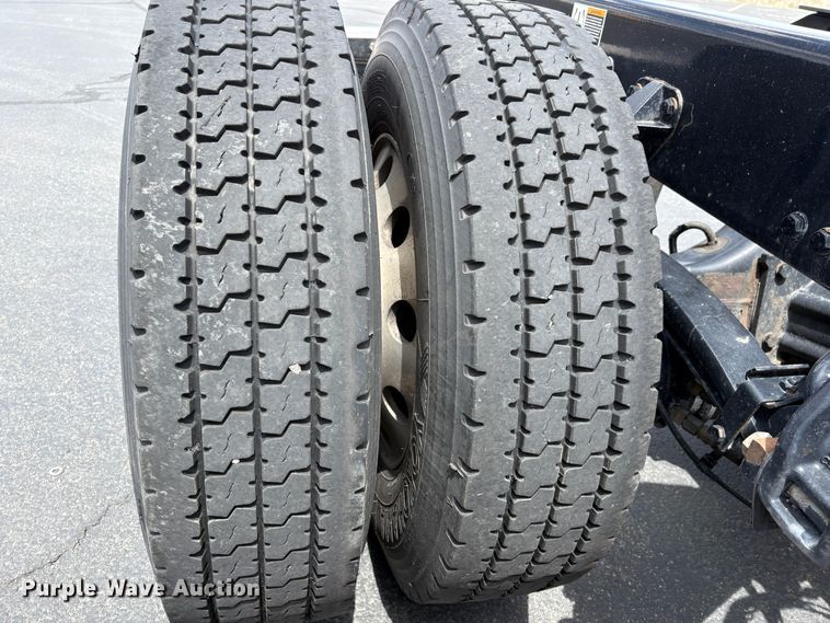 image for item EX0491 2021 Kenworth T680 semi truck