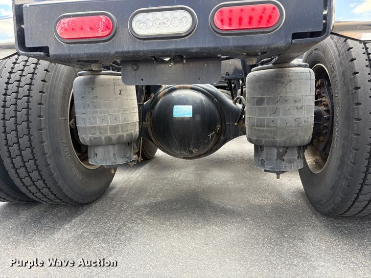 image for item EX0491 2021 Kenworth T680 semi truck